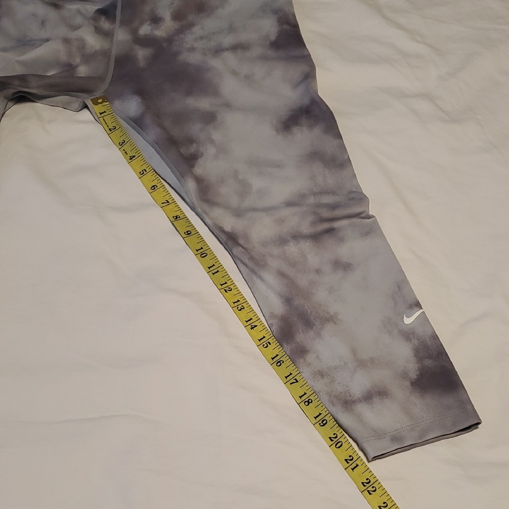 Nike Leggings Tie-Dye, Gray, Size L - Picture 14 of 16